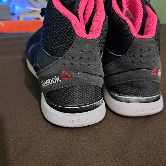 Reebok Women's High Cut Runners - Picture 4 of 10
